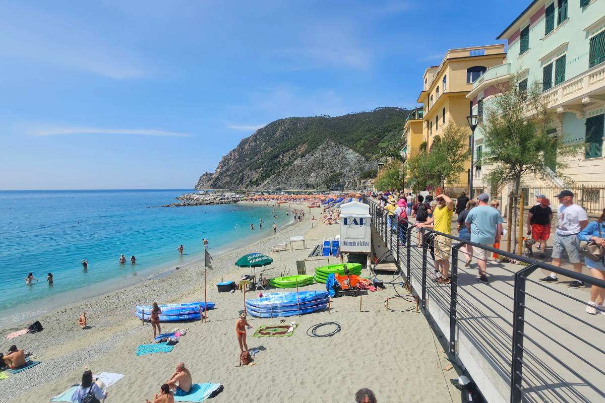 Visit Monterosso from Genoa