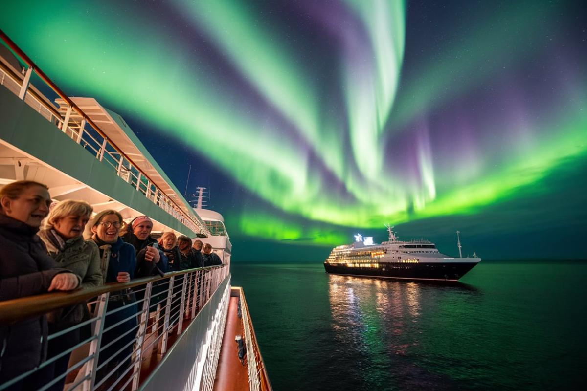 Best time to take a Northern Lights cruise