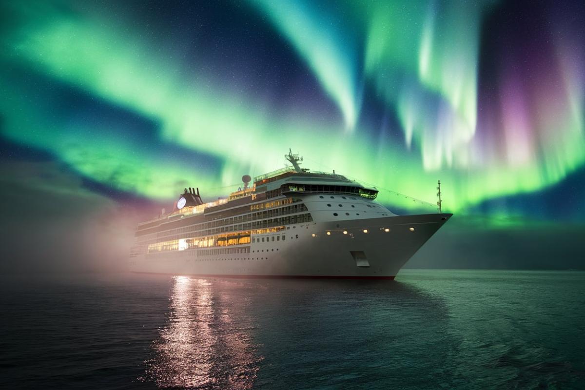 Cruise lines that offer Northern Lights cruises