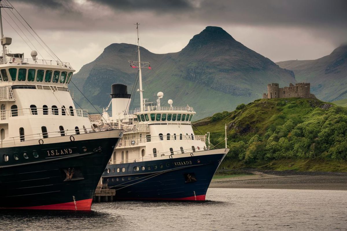 2 ships in the Hebridean Island Cruises in Scotland