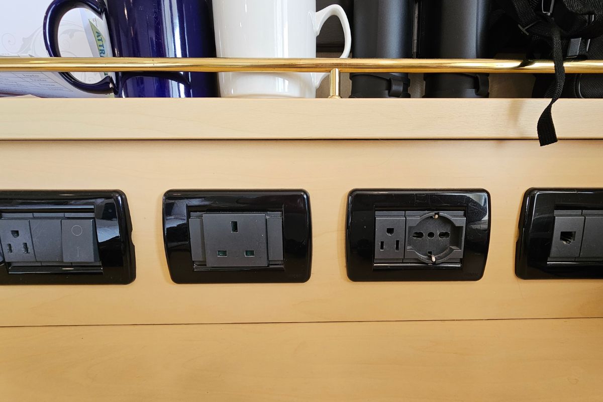 Power and plug sockets in cabin on Queen Elizabeth cruise ship