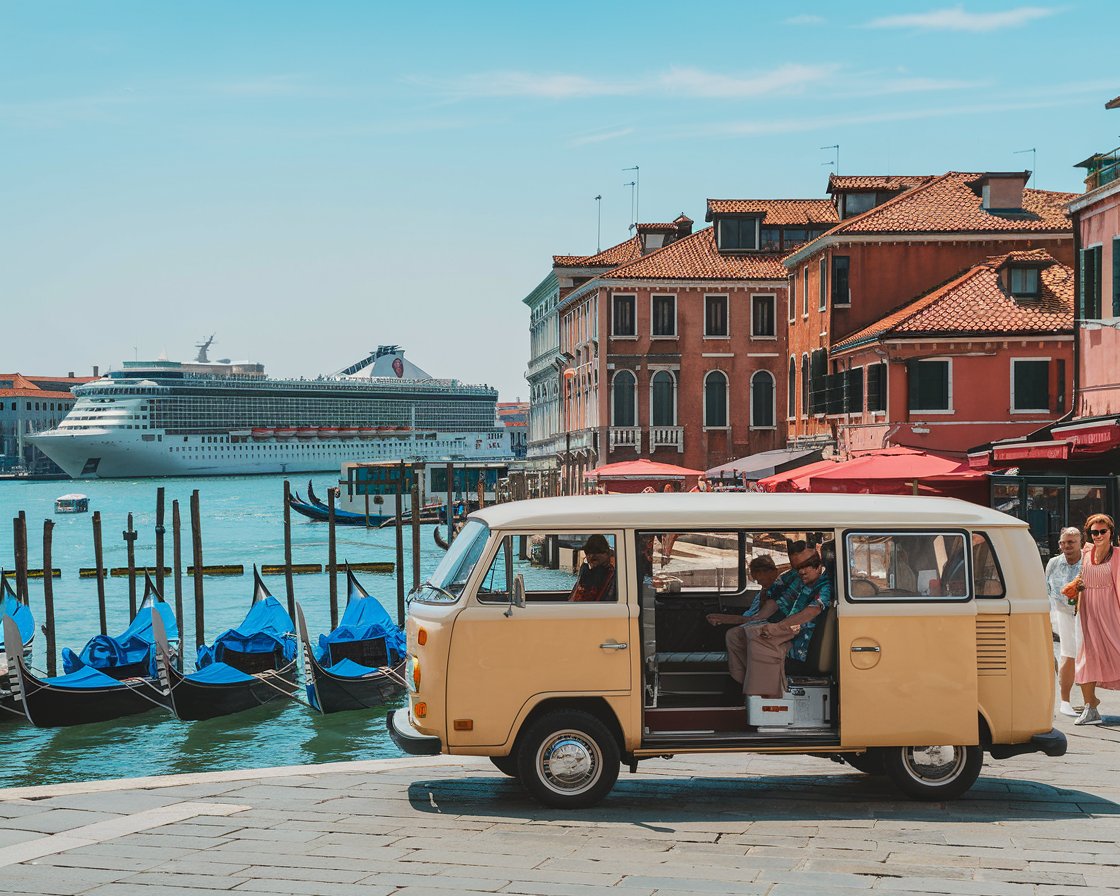 Transfer van picking up people at the Venice port