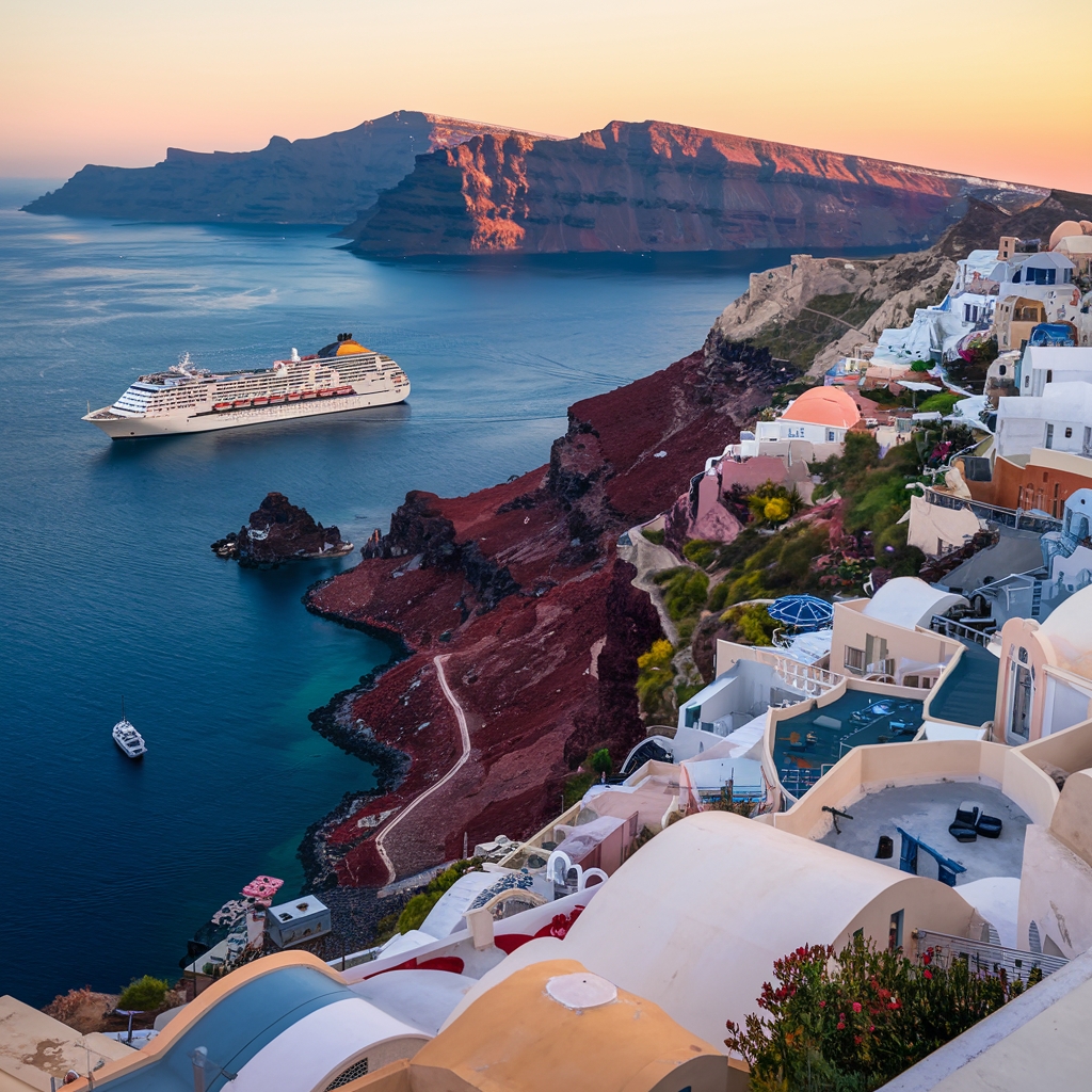 santorini cruise ship guide