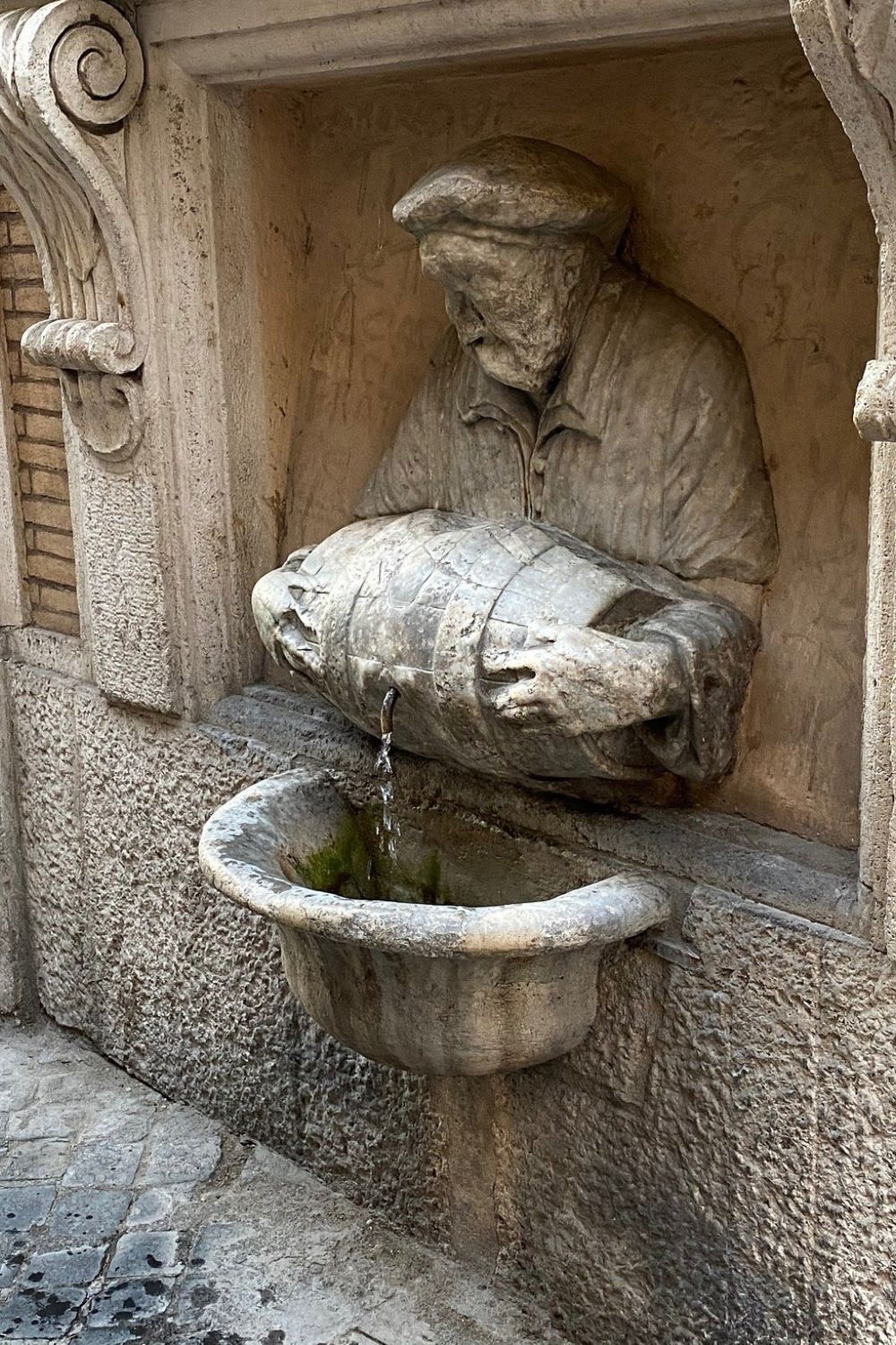 Fontanella del Facchino in Rome
