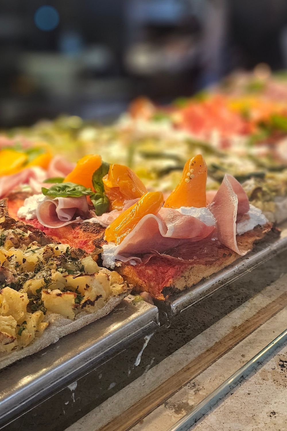 Gourmet pizza by the weight in Rome