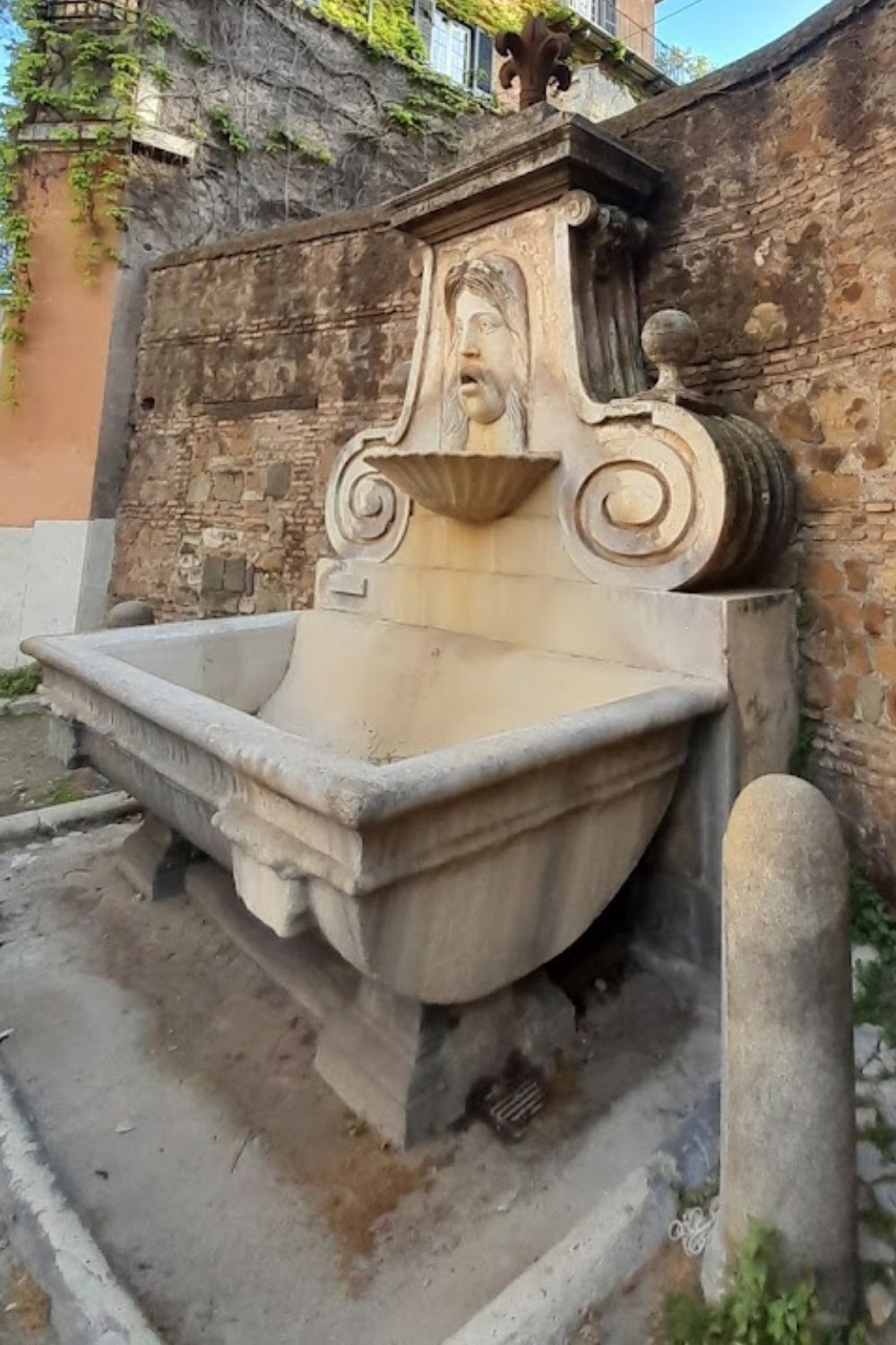 Mascherone Fountain