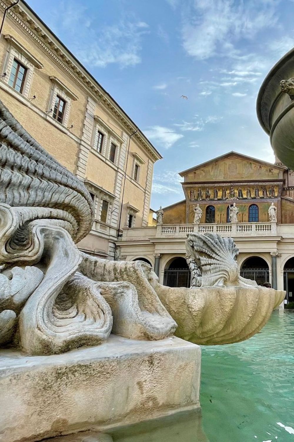 Fontana di Piazza Santa Maria in Trastevere, rome